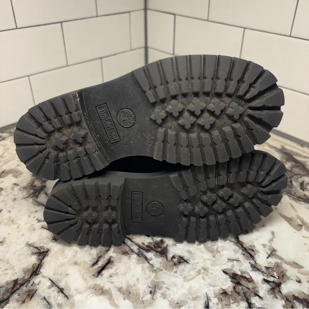 Black timberlands size 3.5